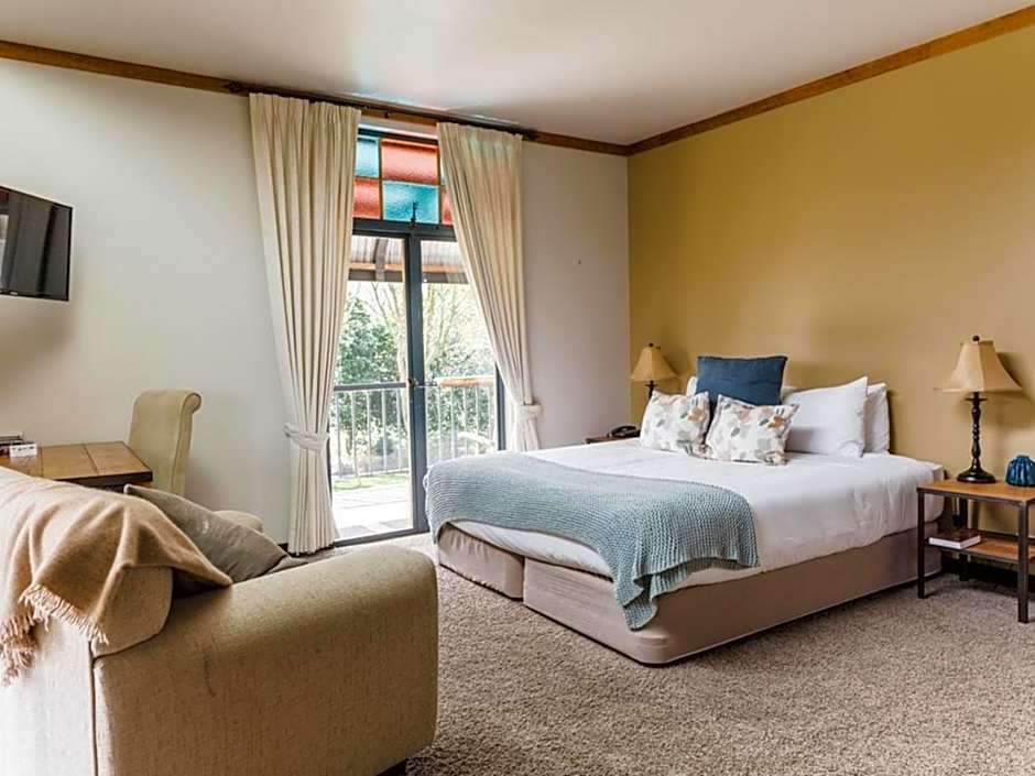 The Narrows Landing Hotel