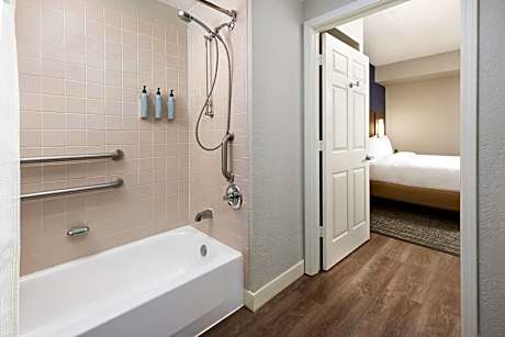 Suite, 2 Bedrooms (Hearing Accessible) (2 Double Beds)