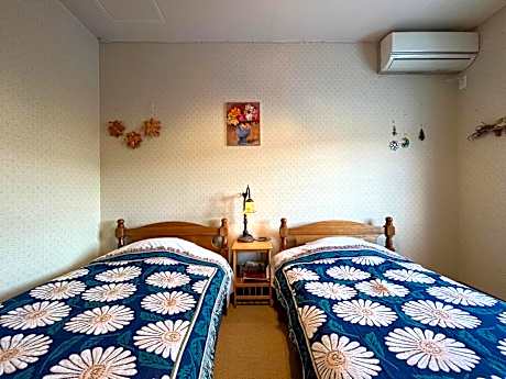 Twin Room with Shared Bathroom - Non-Smoking