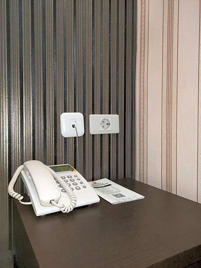 Hotel Harmony In & Karaoke