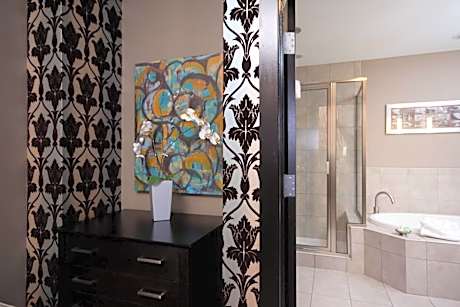 King Room with Spa Bath and Fireplace