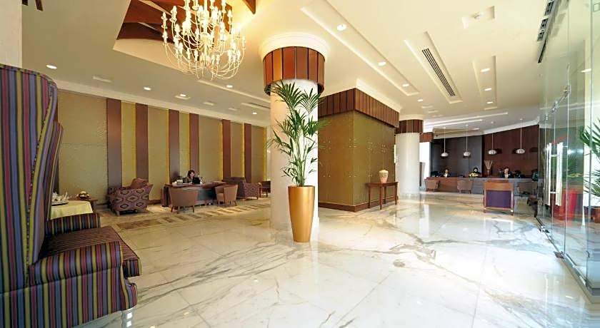 City Seasons Al Hamra Hotel