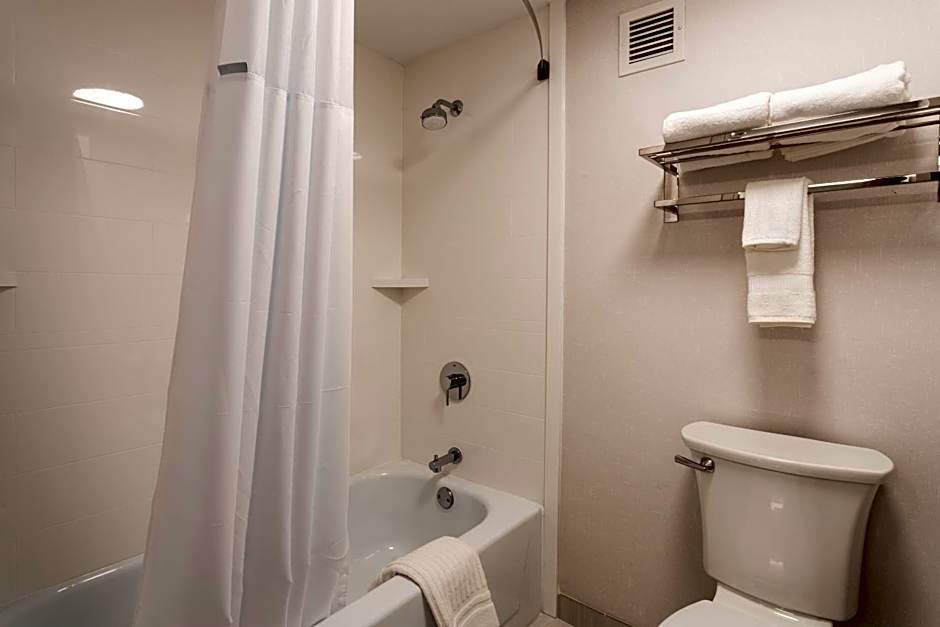 Comfort Inn & Suites Buffalo Airport