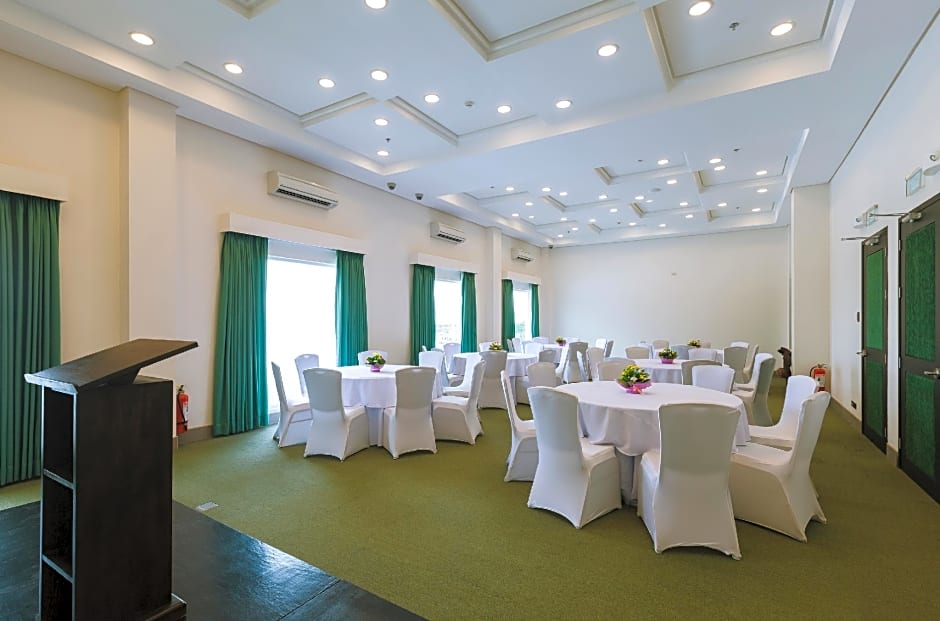 Microtel By Wyndham South Forbes - Nuvali Sta. Rosa