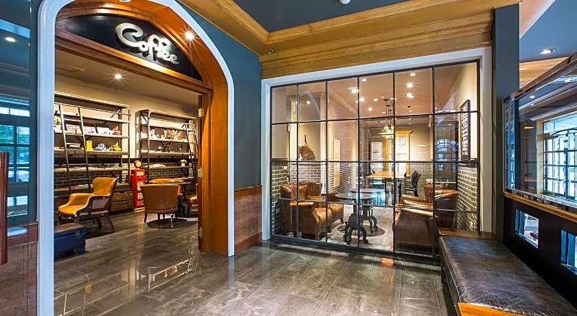 Trianon Country Hotel