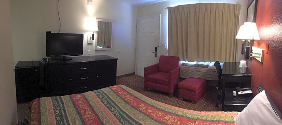 Hilltop Inn & Suites