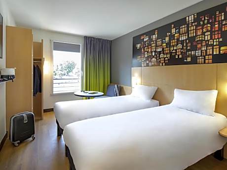 Standard Two Single Bed