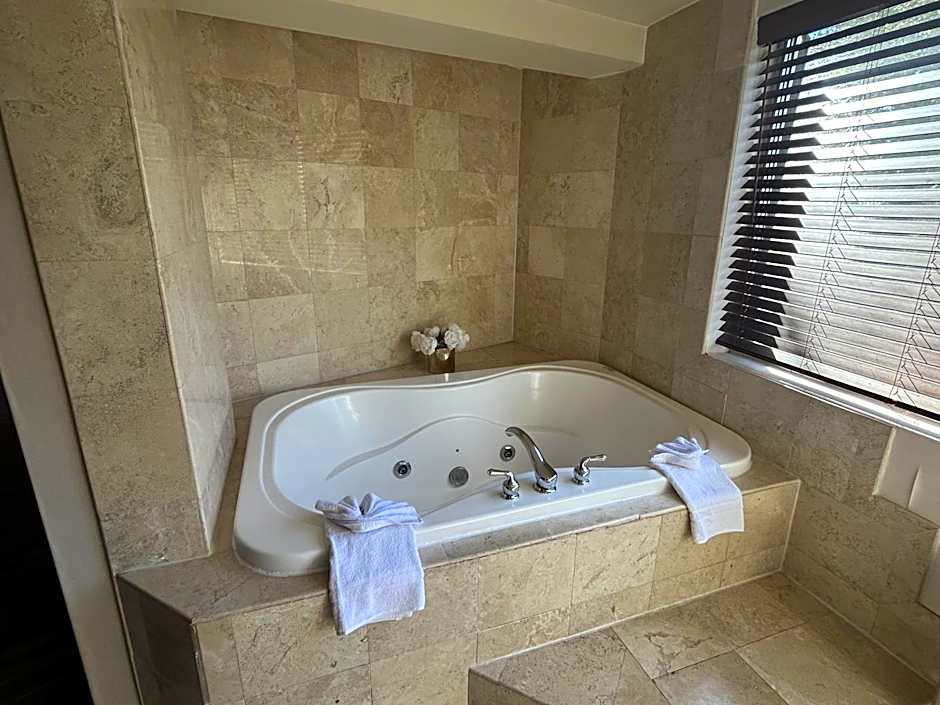 Best Western Premier Plainview-Long Island Hotel