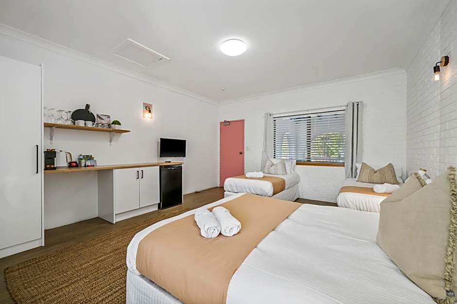 The Med Crescent Head