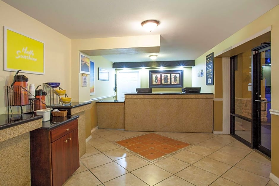 Days Inn by Wyndham Daytona Beach Speedway