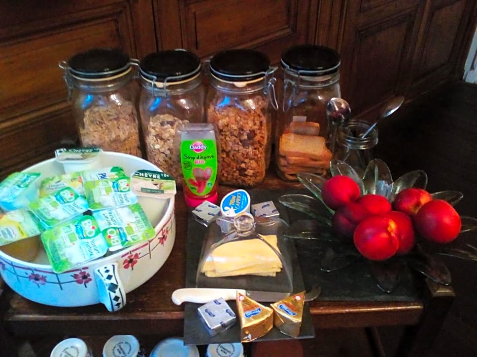 3 Place des Arbres, Chambres D'Hôtes, Felletin