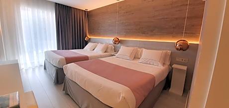 Double or Twin Room (2 Adults + 1 Child)