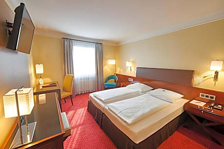Twin Bed Room