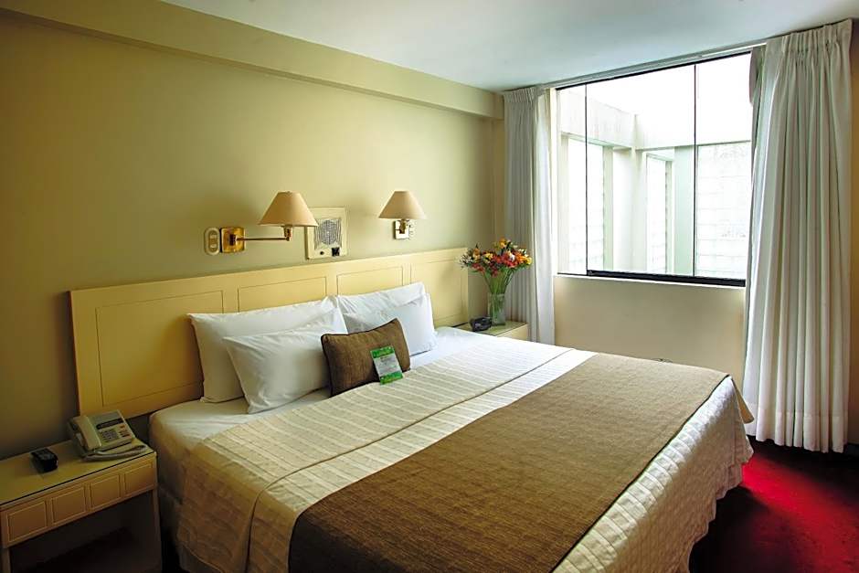 Embajadores Hotel