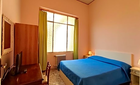Standard Double Room with Garden View