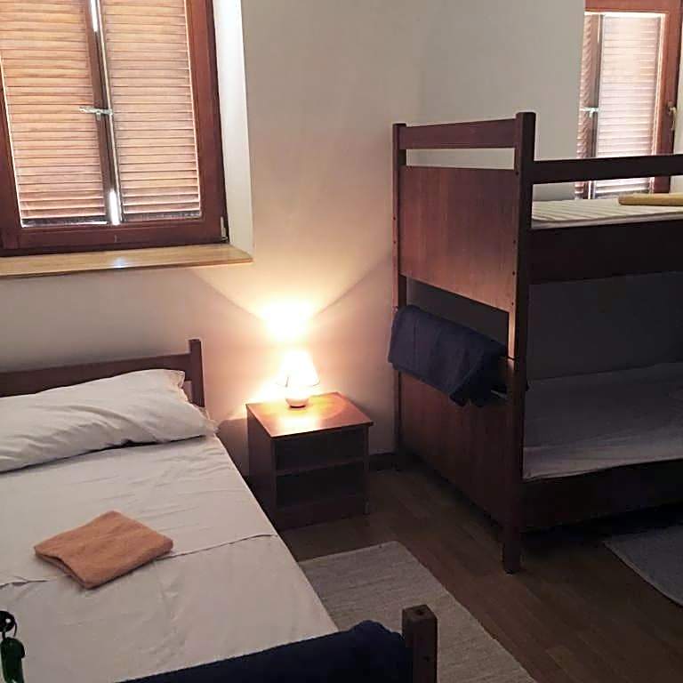 Buffet M Apartments and Rooms Obrovac