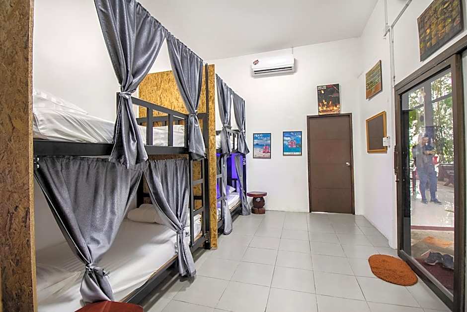 T & T Hostel Kanchanaburi