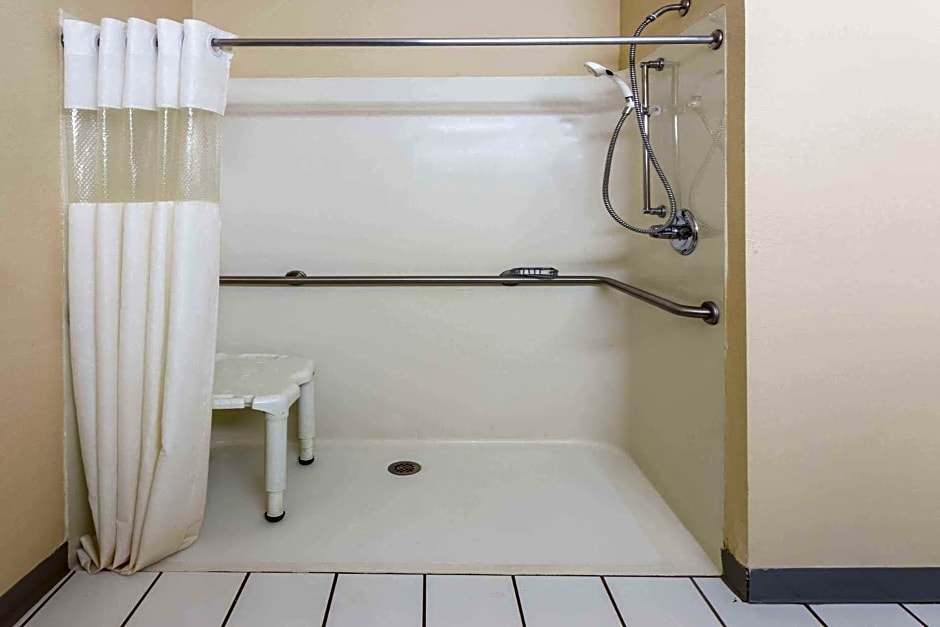 Days Inn & Suites by Wyndham of Morris