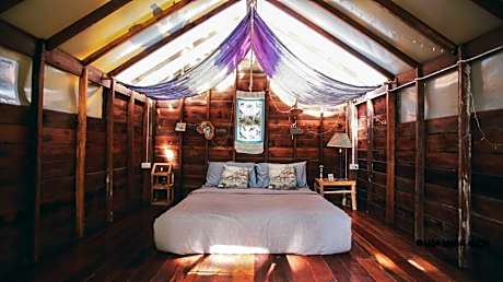 Double or Twin Room with Shared Bathroom