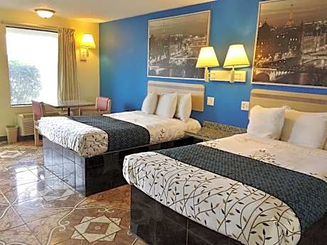 2 Double Beds Smoking