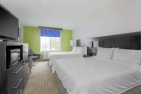 Standard Queen Room with Two Queen Beds - Communications Accessible