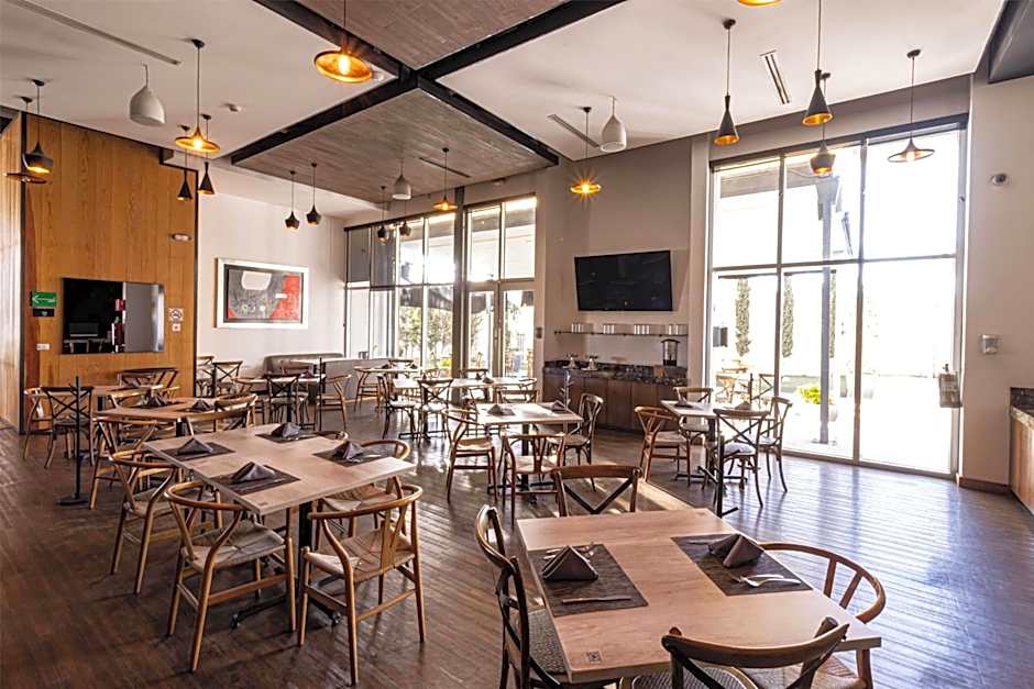 TRYP by Wyndham San Luis Potosi Hotel & Suites