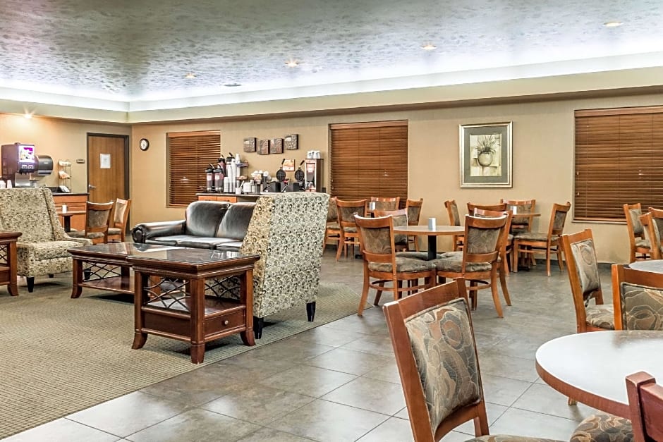 Comfort Inn & Suites Mitchell I-90