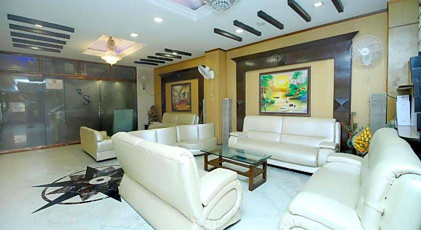 Hotel Punnu International