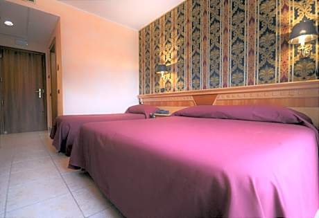 Classic Quadruple Room