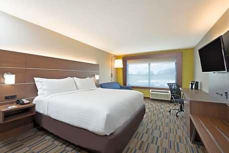 Standard King Room with Roll-In Shower - Communications Access