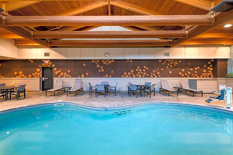Best Western Premier The Lodge On Lake Detroit
