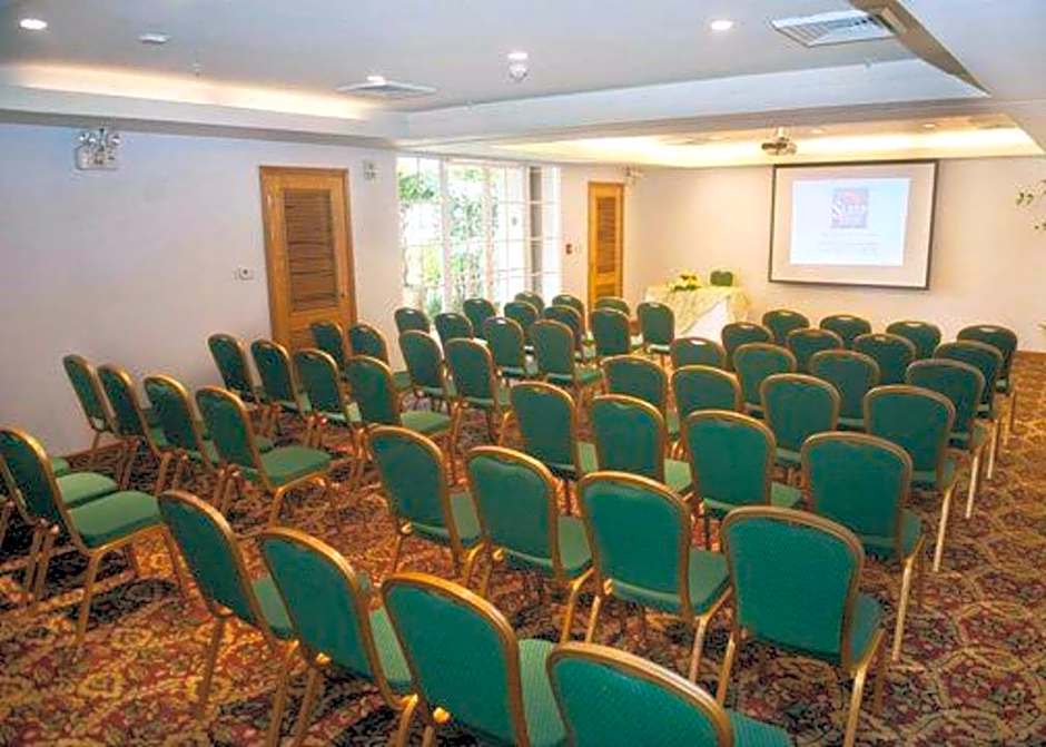 Sleep Inn Paseo Las Damas