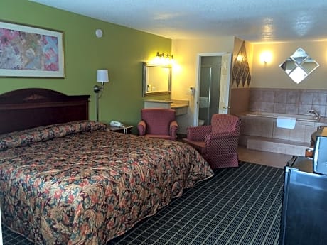 King Room with Hot Tub - Smoking