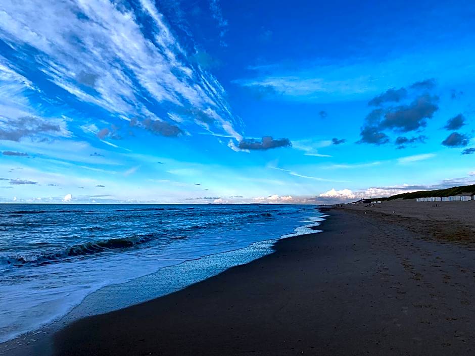 Strandhotel Dennenbos