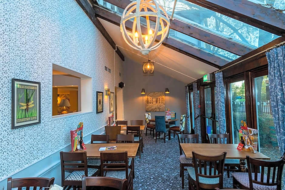 Wee Waif by Greene King Inns