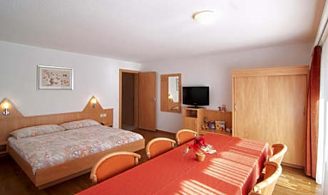 Family Apartment (2 Adults + 2 Children)