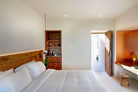 Nous Prime Balcony Room