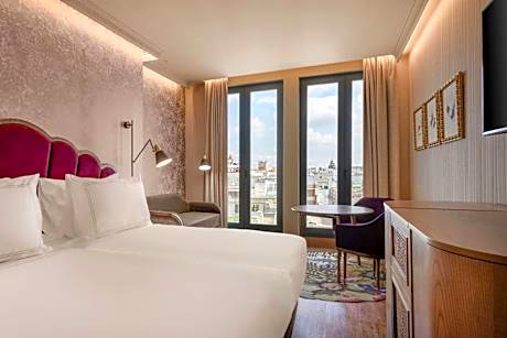 Grand Deluxe Twin Room with City View