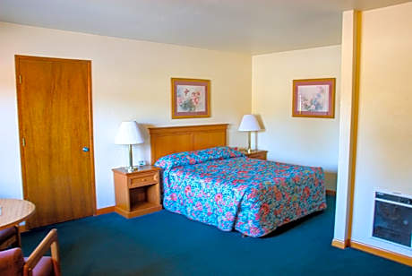 Queen Room with Garden View