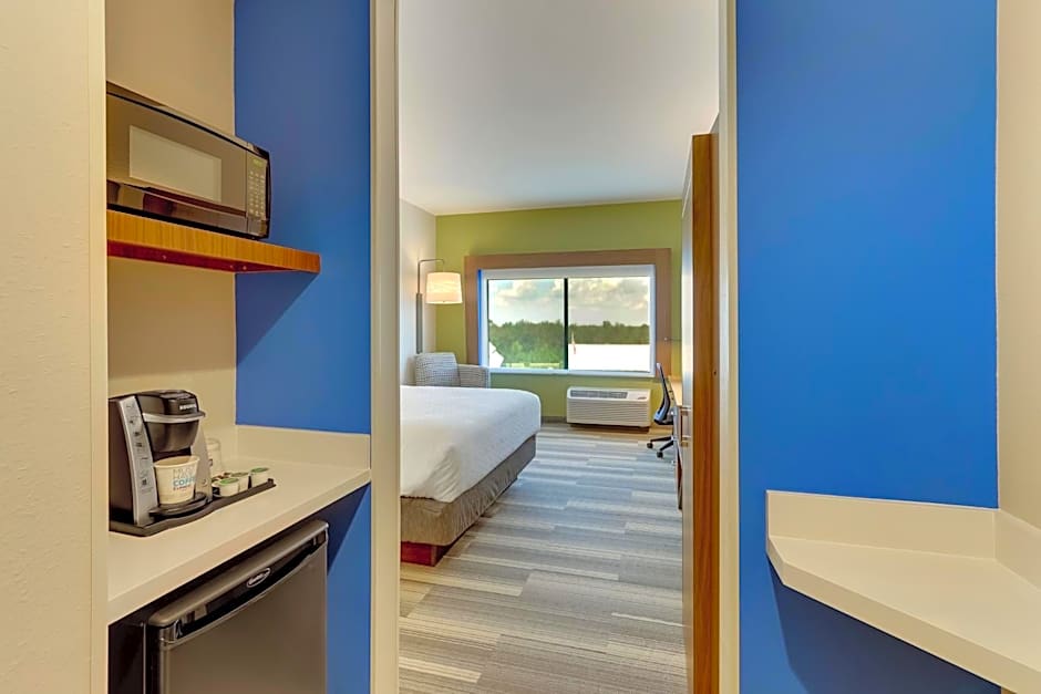 Holiday Inn Express Wilmington - Porters Neck By IHG
