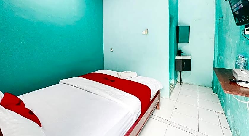 RedDoorz near Sunrise Mall Mojokerto