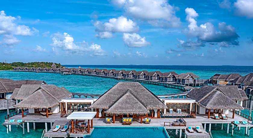 Anantara Kihavah Villas Resort