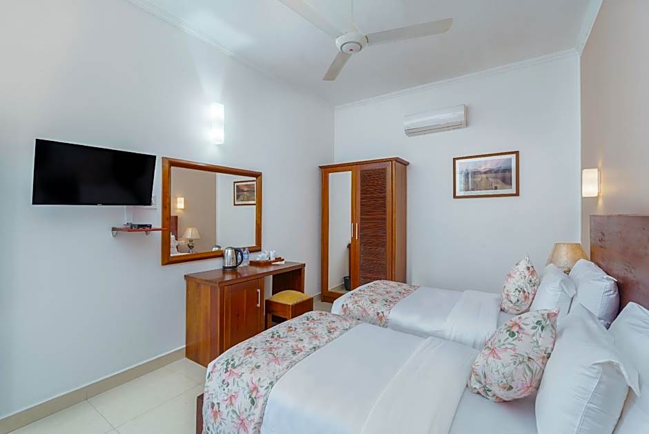 Hotel Travellers Nest