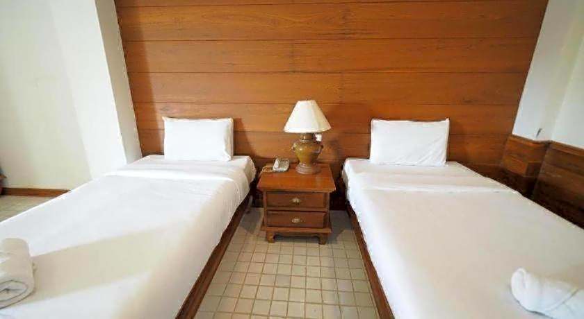 Fah Place Hotel