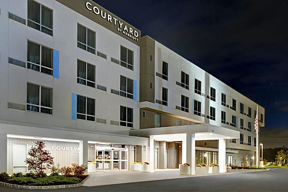 Courtyard by Marriott Hamilton