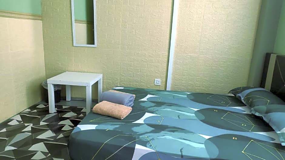 NY TROPICAL BACKPACKERS