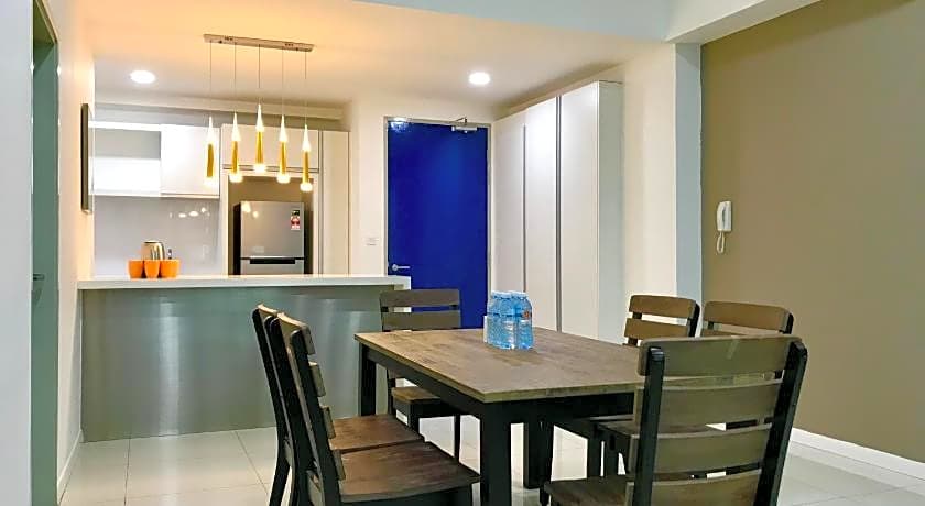 Sunset Seaview Vacation Condos @ Infinity Avenue