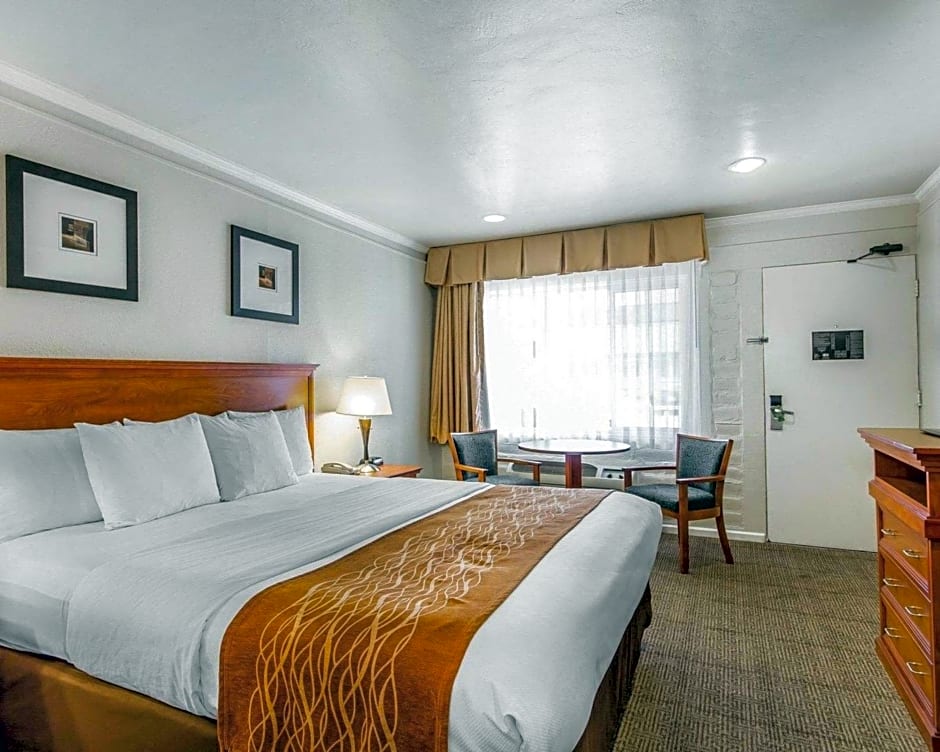The Inn at 1252 Monterey