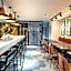Avior Hotel