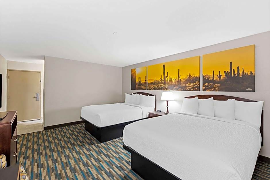 Days Inn & Suites by Wyndham Mesa Near Phoenix